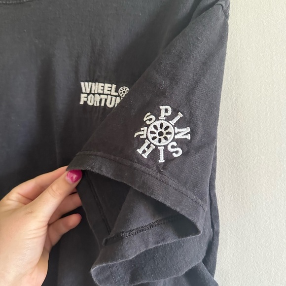 Vintage Delta ‘Wheel of Fortune’ Embroidered Black/White Short Sleeve Tee size L - Picture 4 of 6